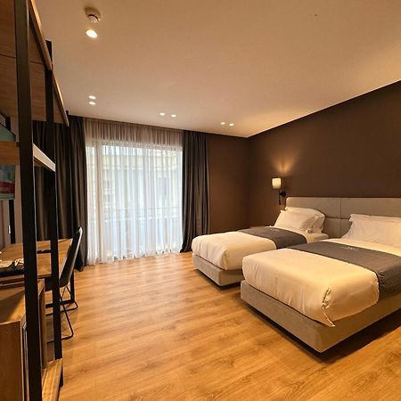 Mulaj Hotel Tirana Bagian luar foto